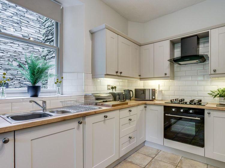 Gorgeous Cottage In Bowness Exterior photo